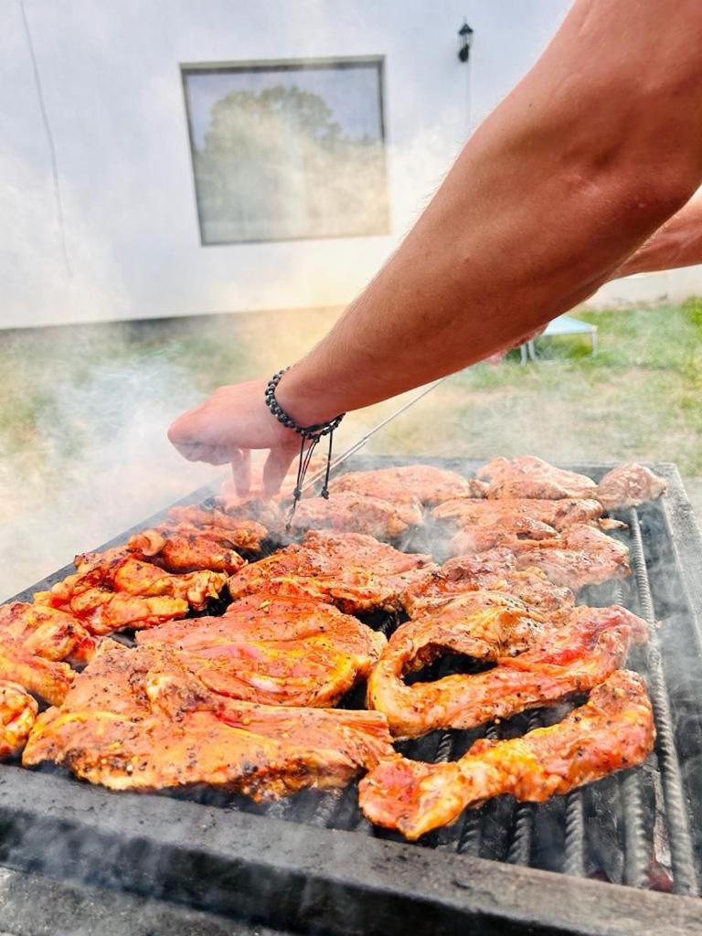 Pensiunea Rnb Maramures Surdesti  Exteriör bild