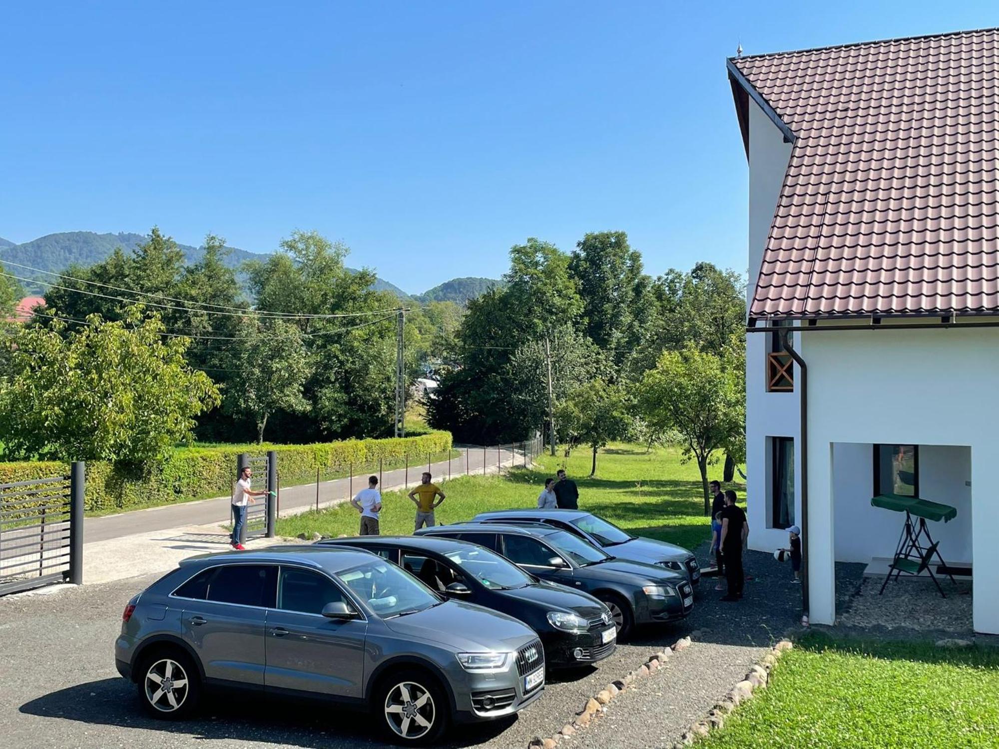 Pensiunea Rnb Maramures Surdesti  Exteriör bild