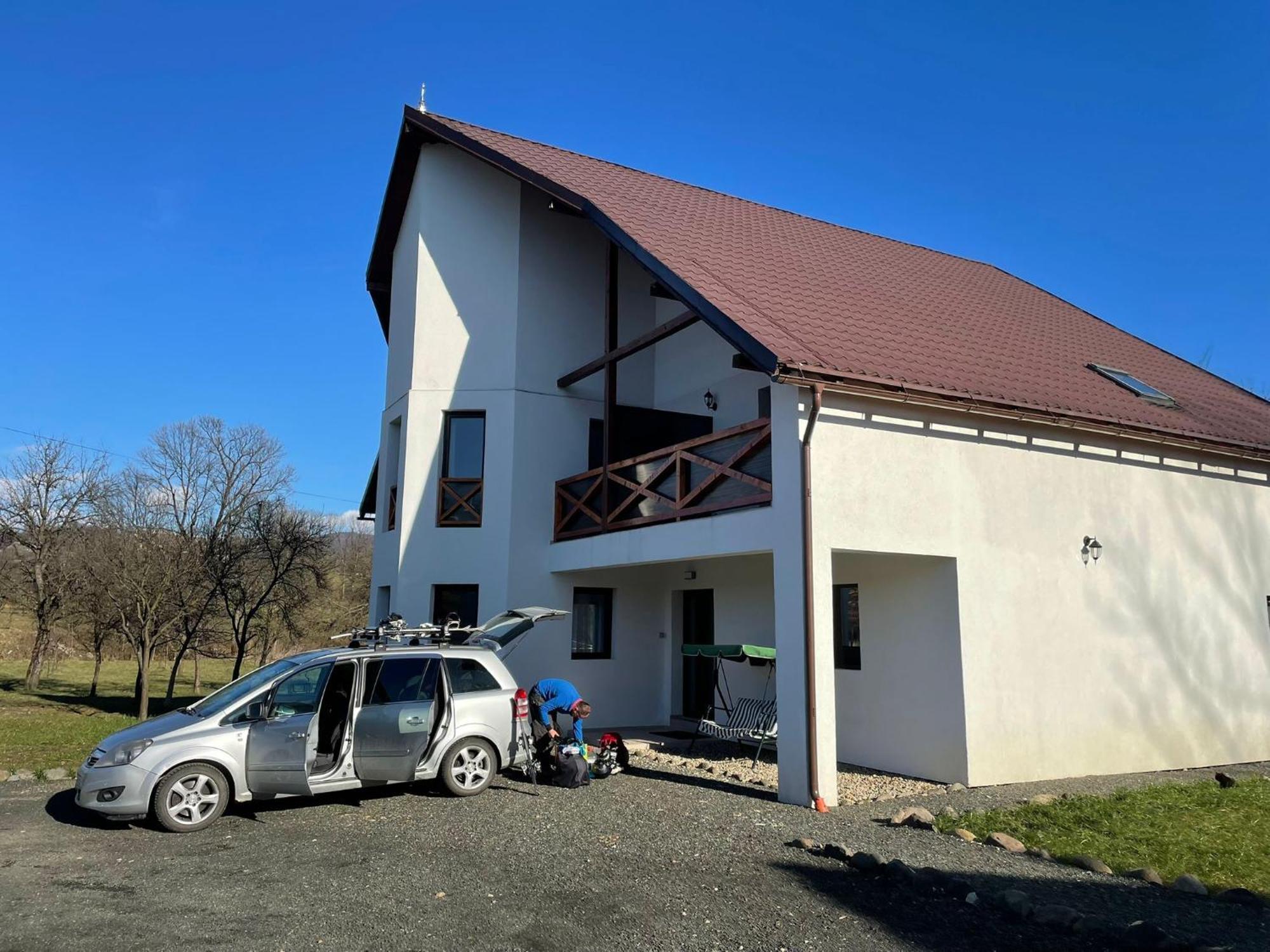 Pensiunea Rnb Maramures Surdesti  Exteriör bild